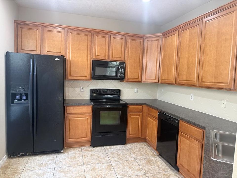 For Sale: $250,000 (3 beds, 2 baths, 1609 Square Feet)