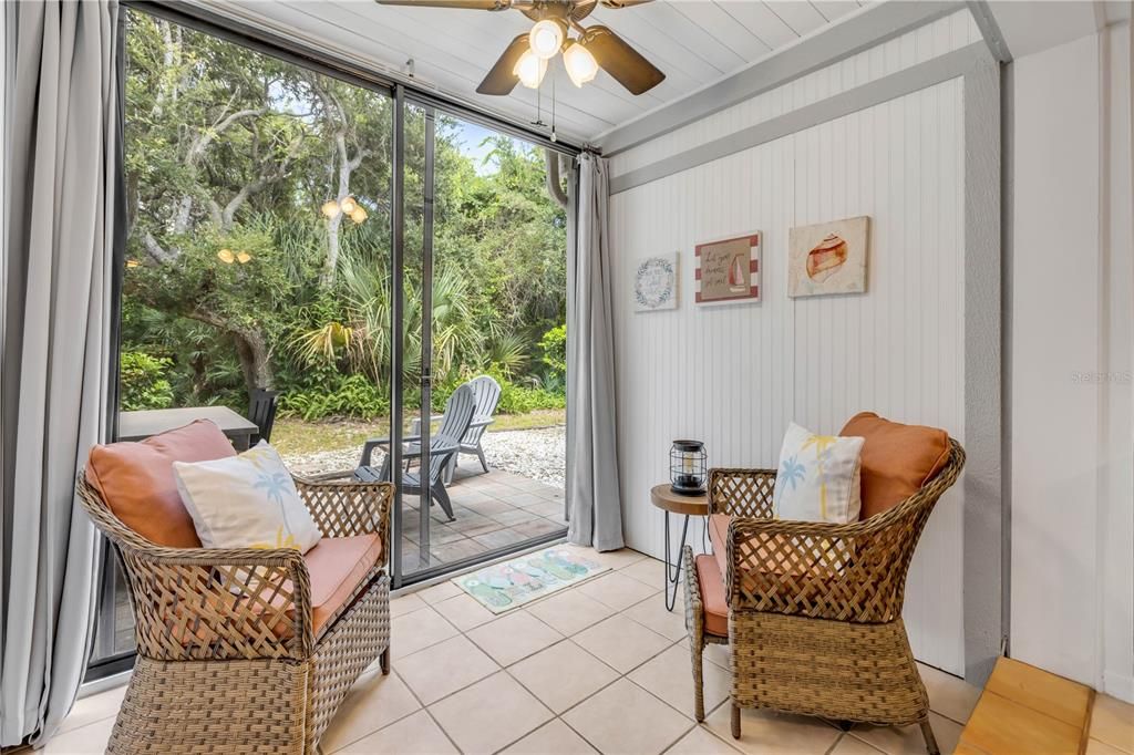En Venta: $349,000 (1 camas, 1 baños, 928 Pies cuadrados)