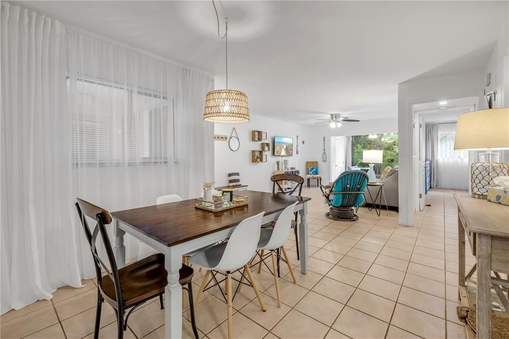 En Venta: $349,000 (1 camas, 1 baños, 928 Pies cuadrados)