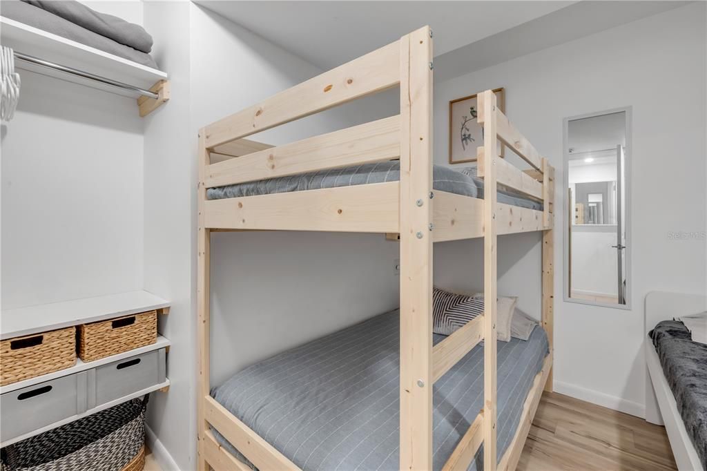 En Venta: $349,000 (1 camas, 1 baños, 928 Pies cuadrados)