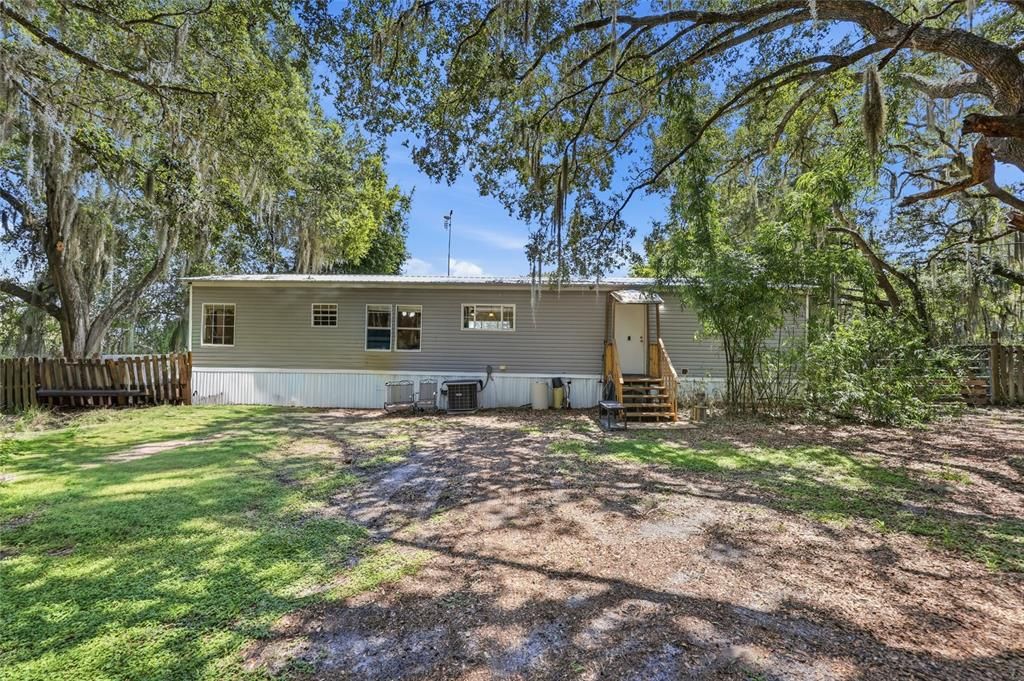 For Sale: $199,900 (3 beds, 2 baths, 1560 Square Feet)