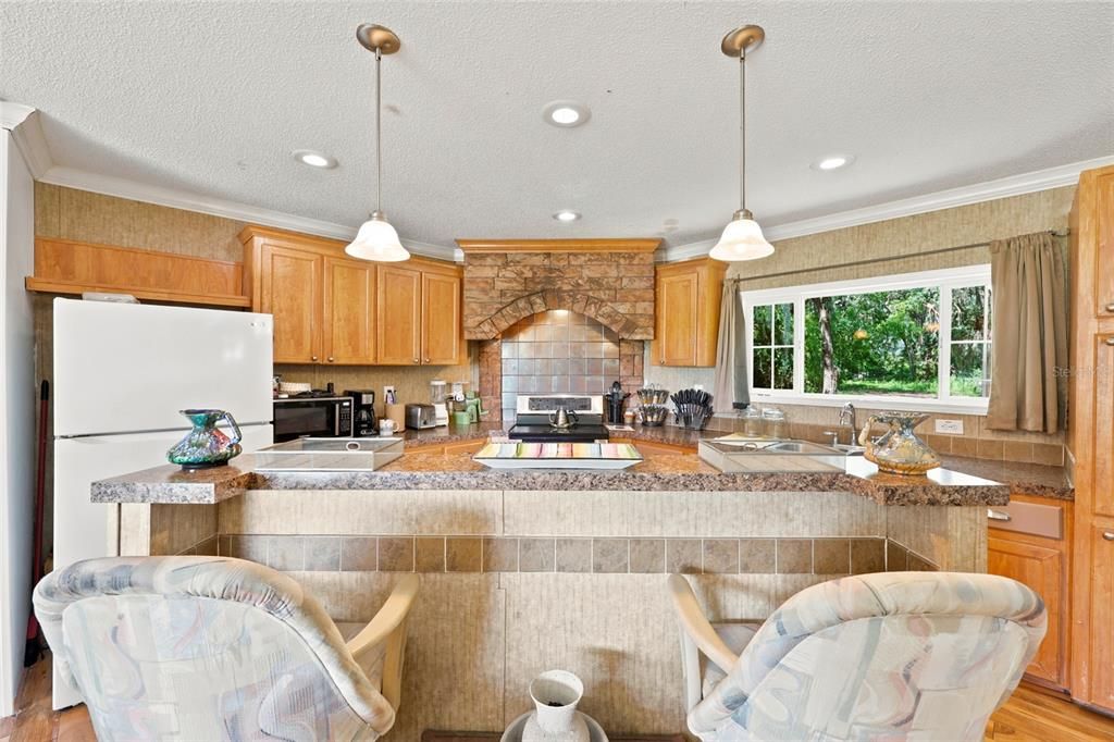 For Sale: $199,900 (3 beds, 2 baths, 1560 Square Feet)