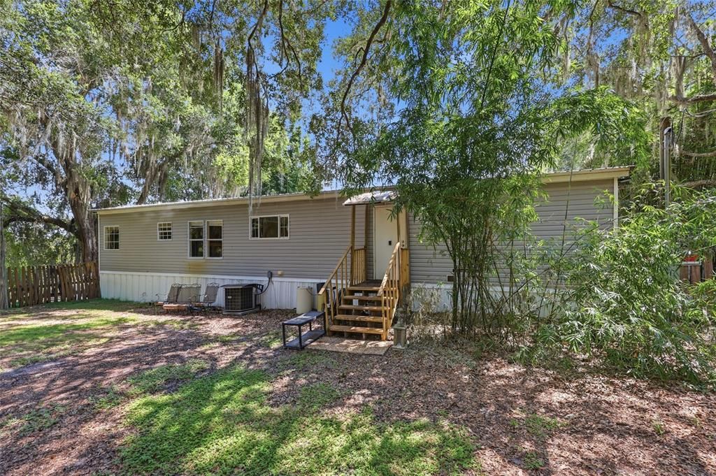 For Sale: $199,900 (3 beds, 2 baths, 1560 Square Feet)