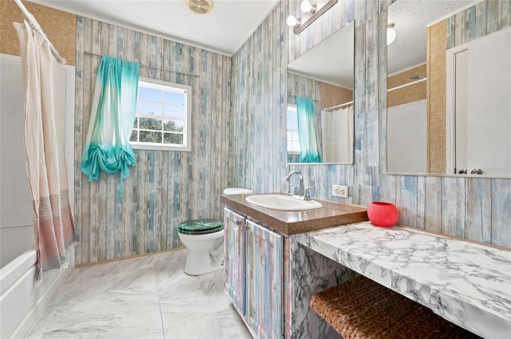 For Sale: $199,900 (3 beds, 2 baths, 1560 Square Feet)