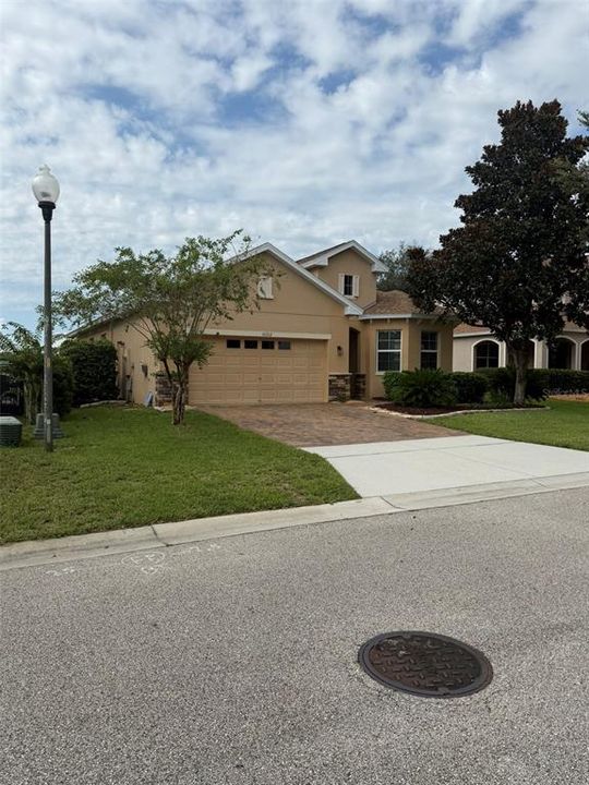 For Rent: $2,400 (3 beds, 2 baths, 2051 Square Feet)