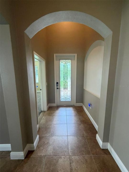 For Rent: $2,400 (3 beds, 2 baths, 2051 Square Feet)