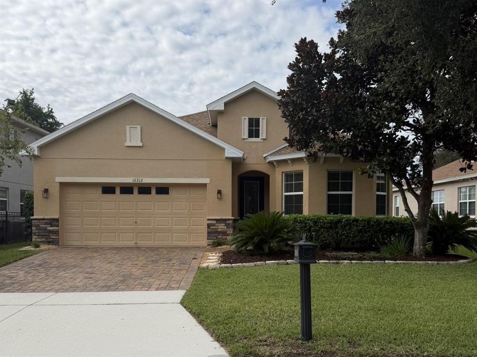 For Rent: $2,400 (3 beds, 2 baths, 2051 Square Feet)