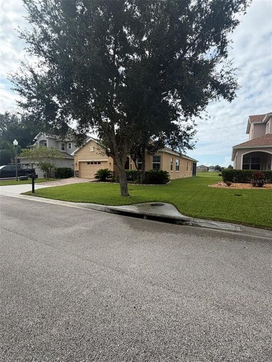 For Rent: $2,400 (3 beds, 2 baths, 2051 Square Feet)