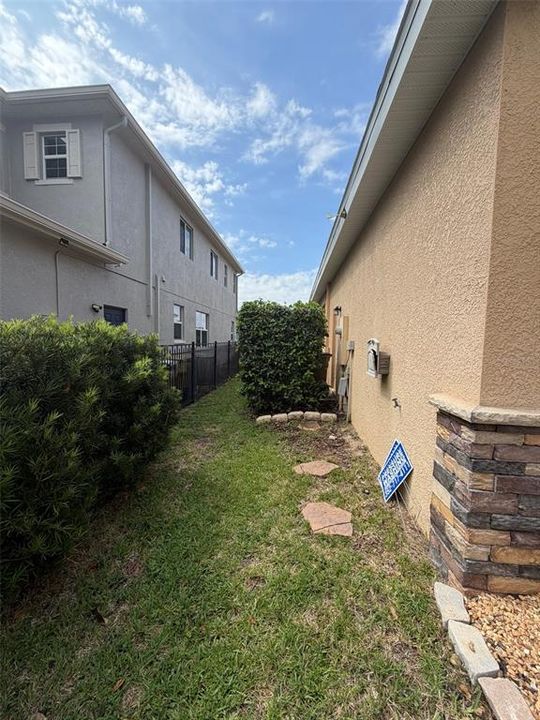 For Rent: $2,400 (3 beds, 2 baths, 2051 Square Feet)