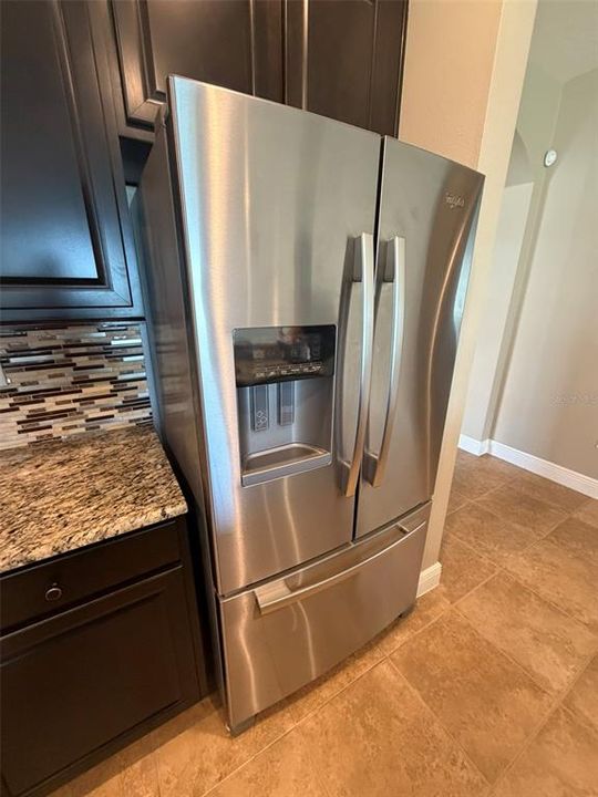 For Rent: $2,400 (3 beds, 2 baths, 2051 Square Feet)