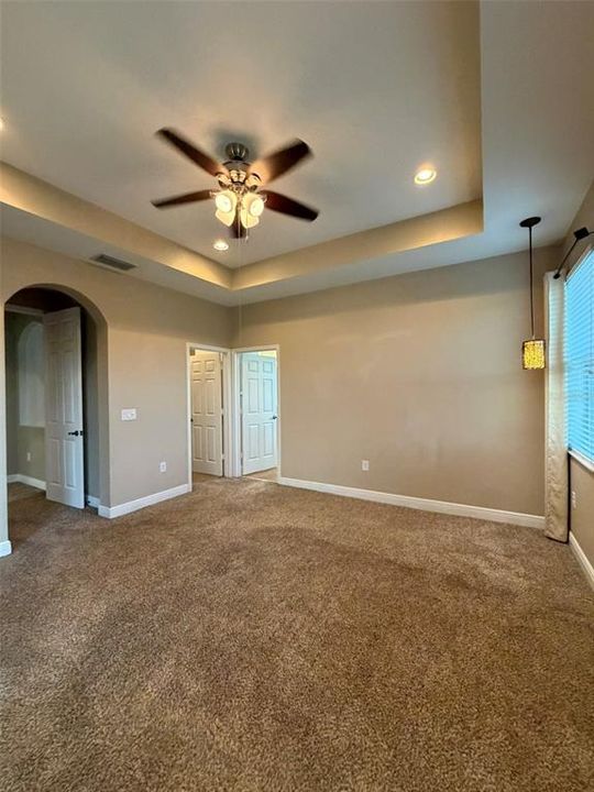 For Rent: $2,400 (3 beds, 2 baths, 2051 Square Feet)