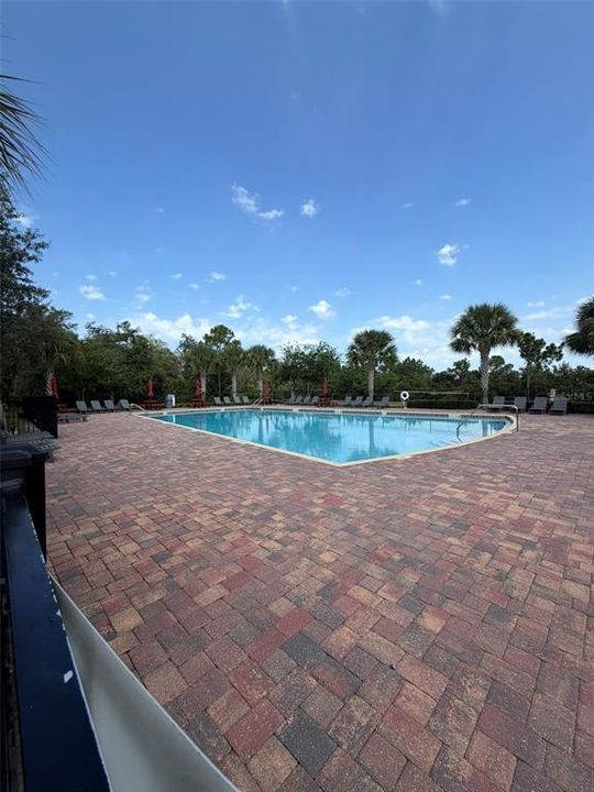 For Rent: $2,400 (3 beds, 2 baths, 2051 Square Feet)