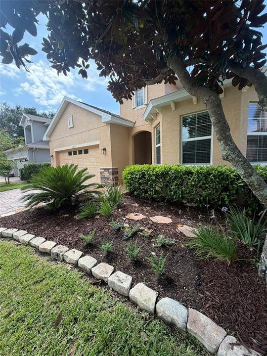 For Rent: $2,400 (3 beds, 2 baths, 2051 Square Feet)