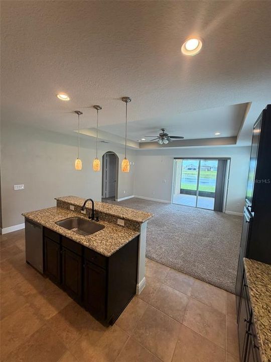 For Rent: $2,400 (3 beds, 2 baths, 2051 Square Feet)