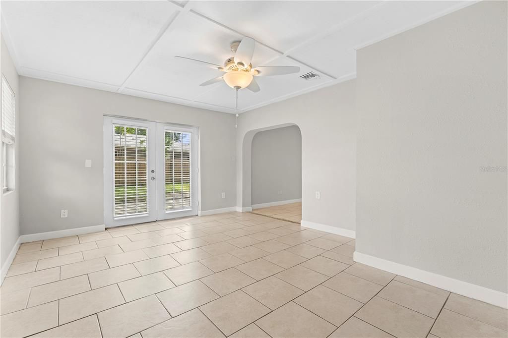 For Sale: $368,000 (4 beds, 2 baths, 1641 Square Feet)