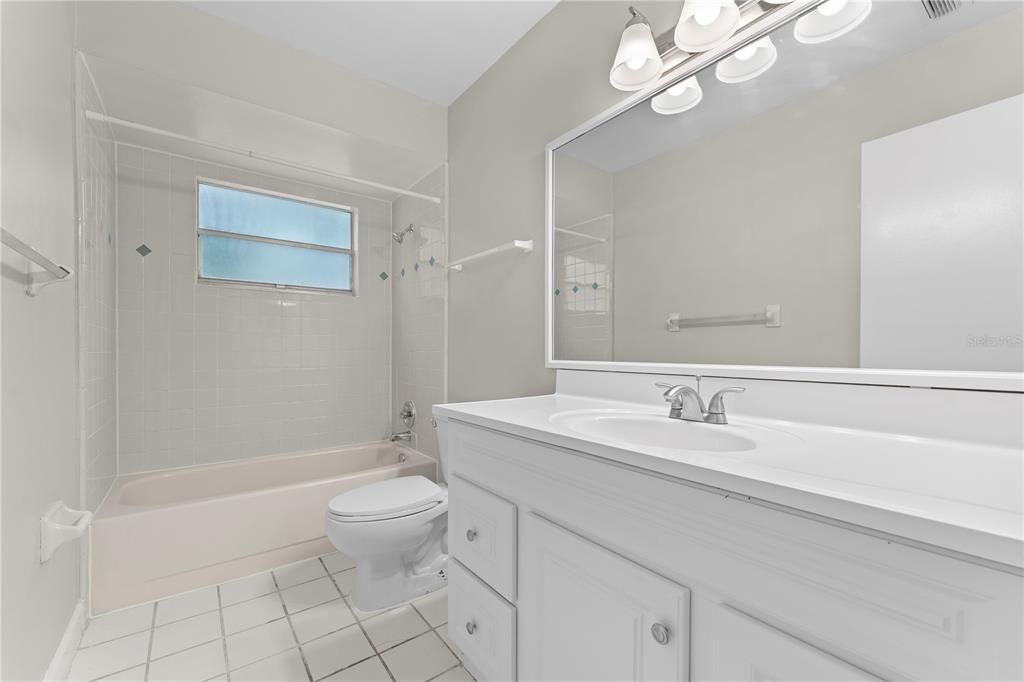 For Sale: $368,000 (4 beds, 2 baths, 1641 Square Feet)