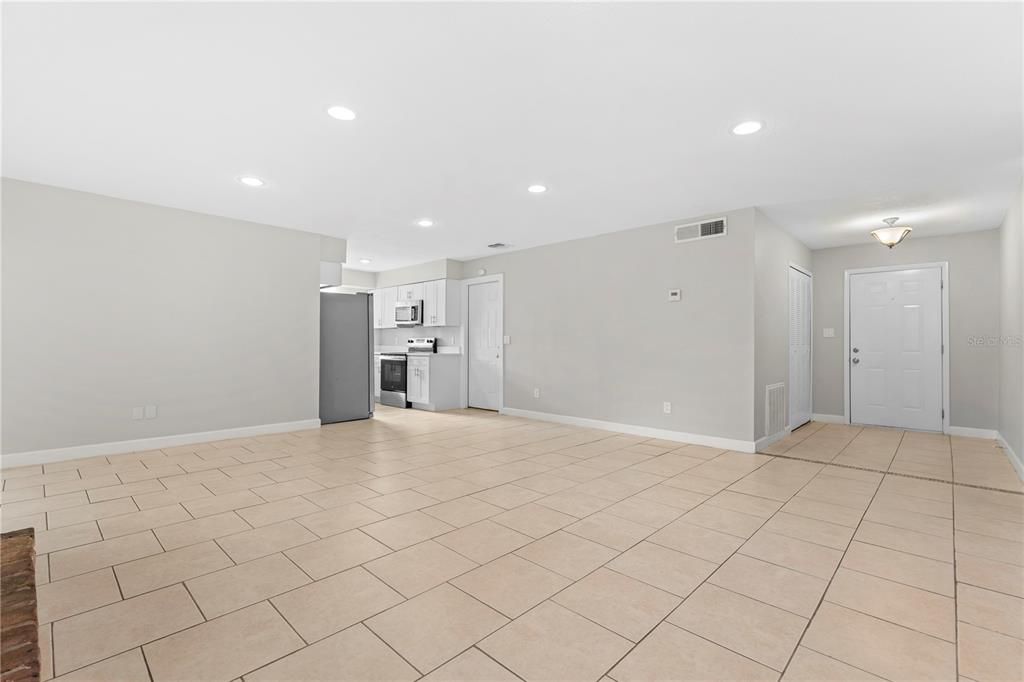 For Sale: $368,000 (4 beds, 2 baths, 1641 Square Feet)