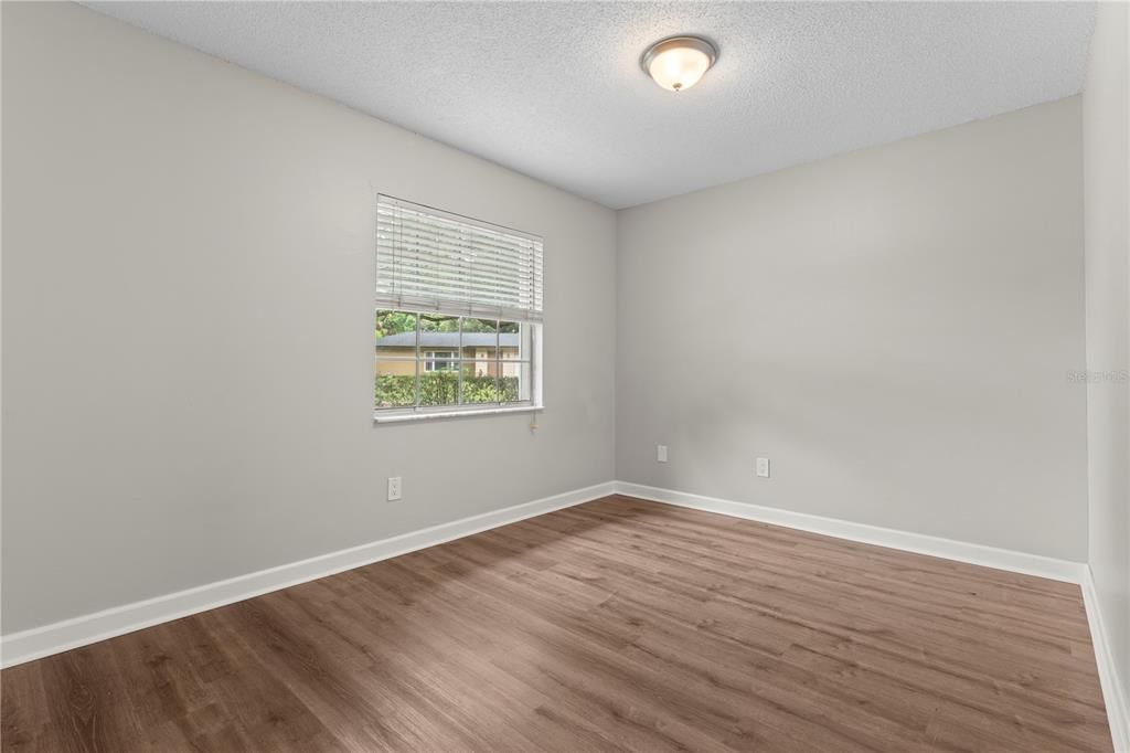 For Sale: $368,000 (4 beds, 2 baths, 1641 Square Feet)