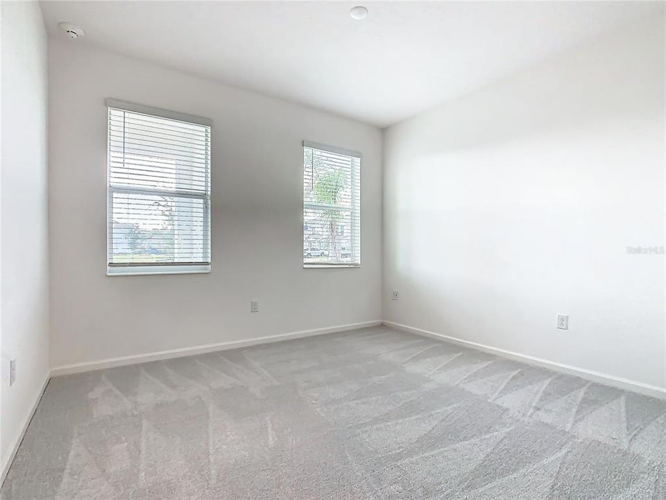 For Sale: $569,000 (8 beds, 5 baths, 3248 Square Feet)