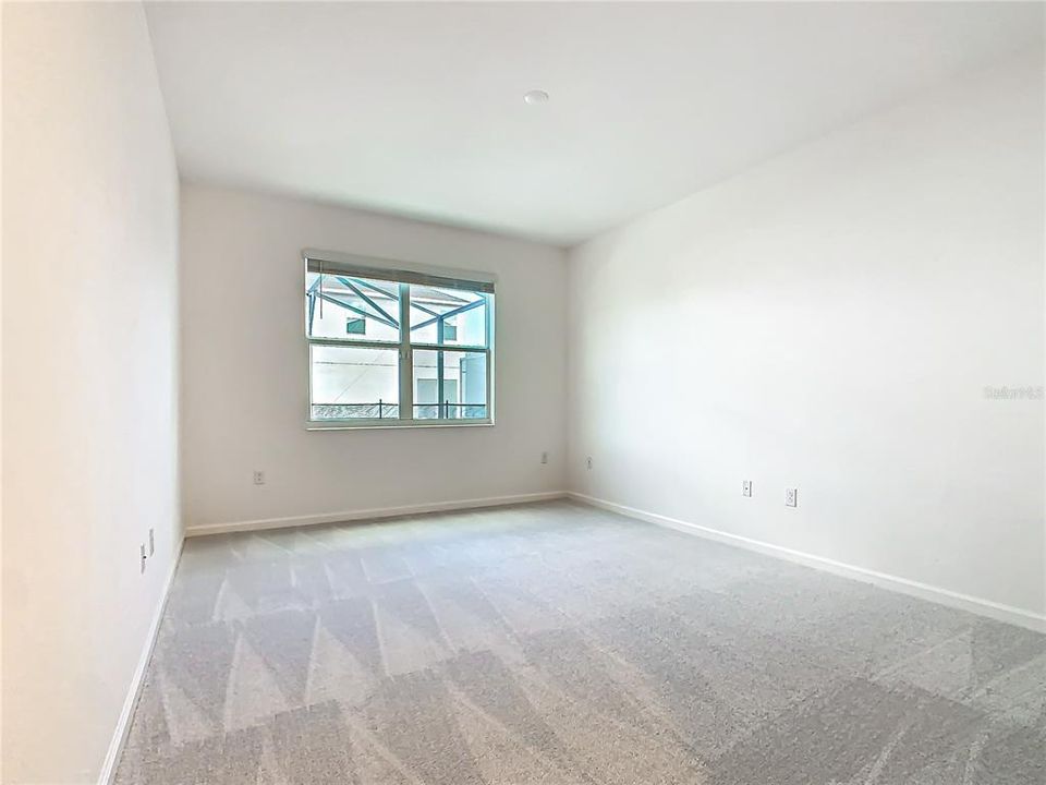 For Sale: $569,000 (8 beds, 5 baths, 3248 Square Feet)
