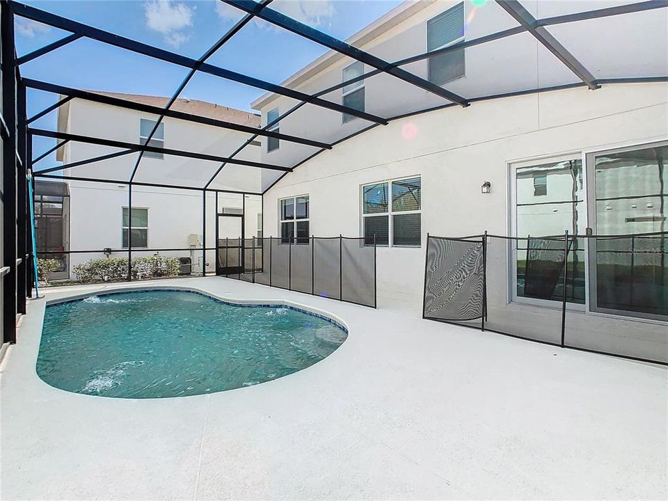 For Sale: $569,000 (8 beds, 5 baths, 3248 Square Feet)
