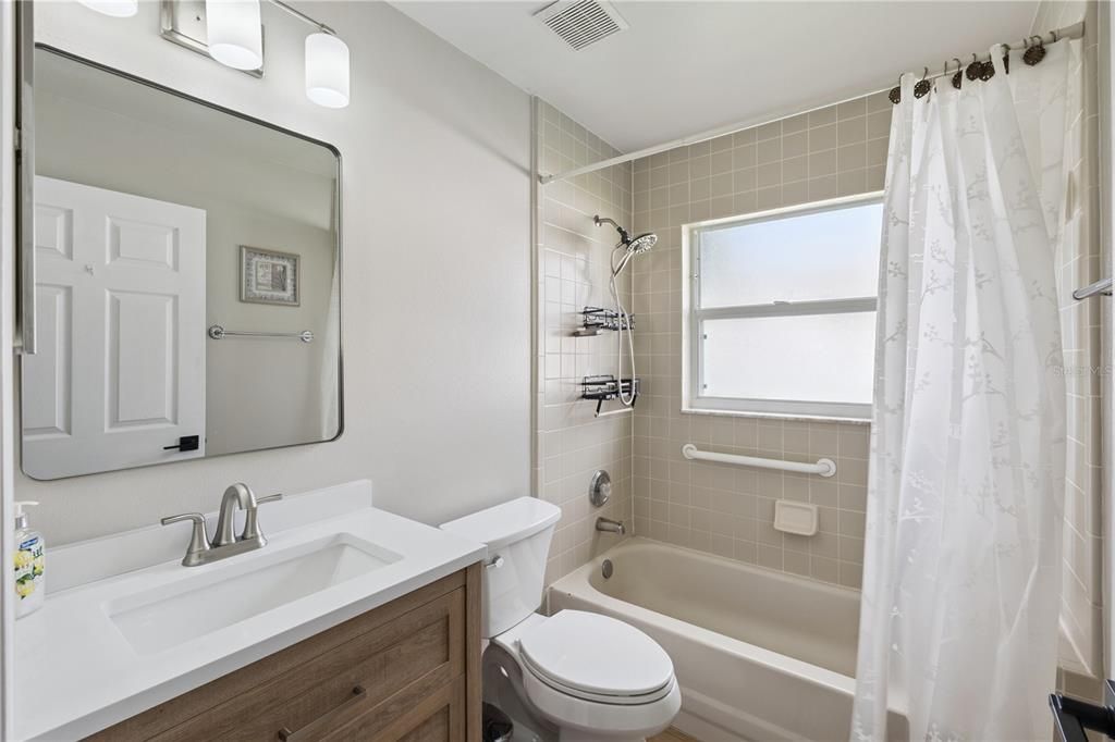 For Sale: $400,000 (3 beds, 2 baths, 1601 Square Feet)