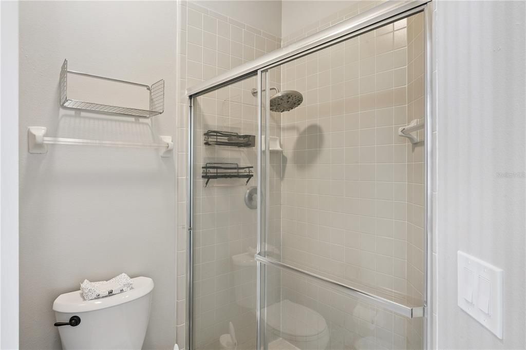For Sale: $400,000 (3 beds, 2 baths, 1601 Square Feet)