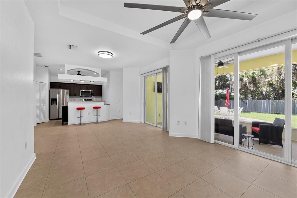 For Sale: $475,000 (3 beds, 2 baths, 1292 Square Feet)