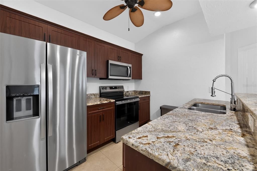 For Sale: $475,000 (3 beds, 2 baths, 1292 Square Feet)