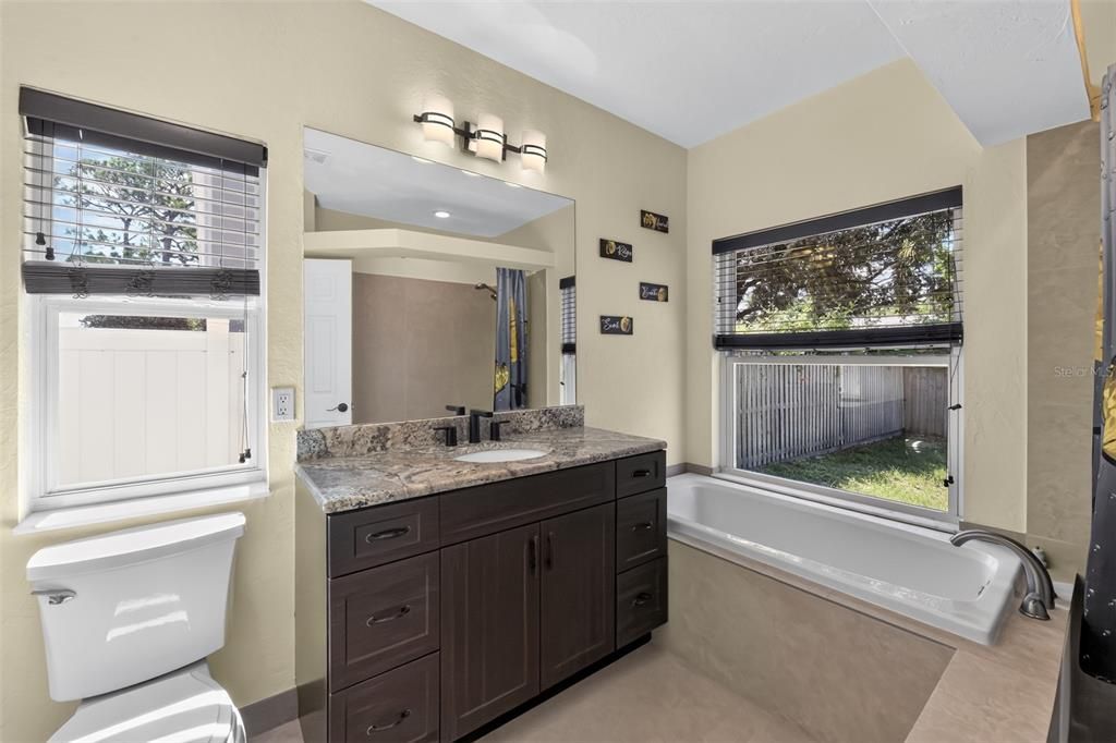 For Sale: $475,000 (3 beds, 2 baths, 1292 Square Feet)