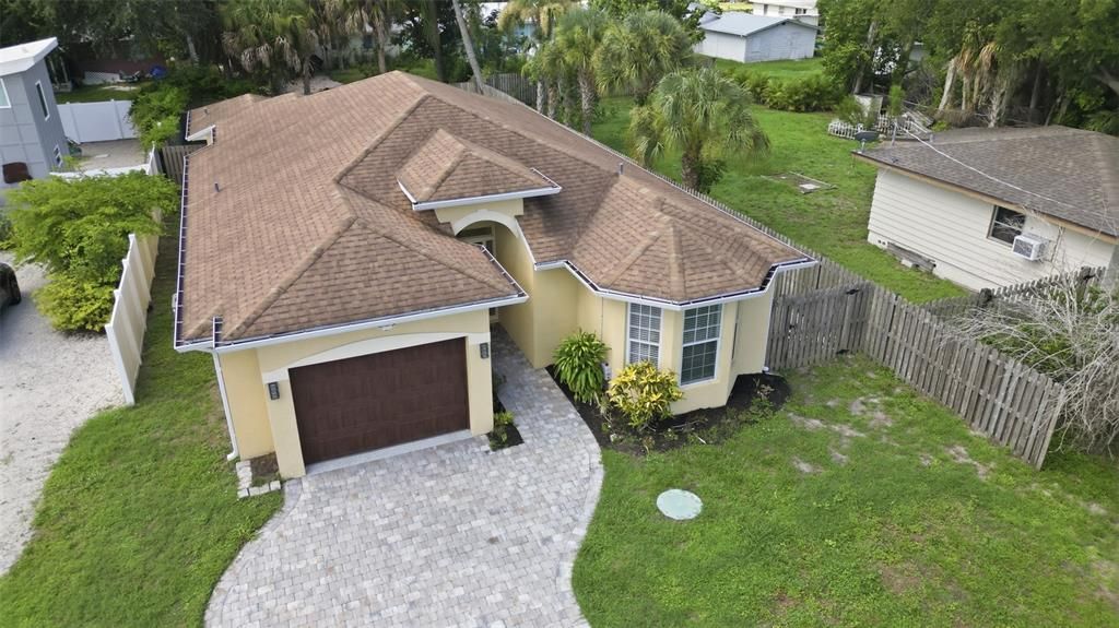 For Sale: $475,000 (3 beds, 2 baths, 1292 Square Feet)