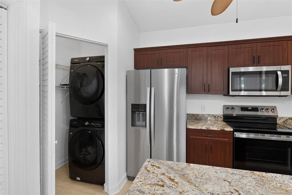 For Sale: $475,000 (3 beds, 2 baths, 1292 Square Feet)