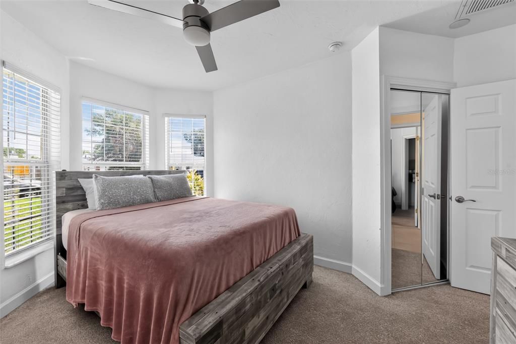 For Sale: $475,000 (3 beds, 2 baths, 1292 Square Feet)