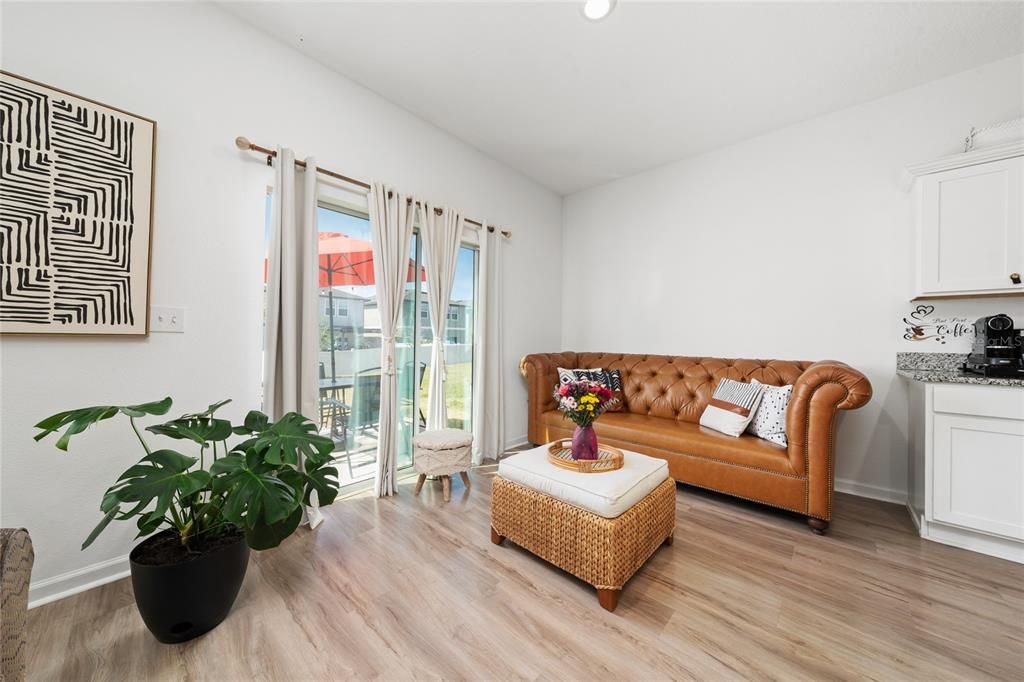 En Venta: $454,990 (3 camas, 2 baños, 2005 Pies cuadrados)
