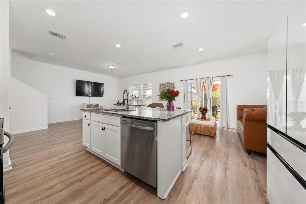 En Venta: $454,990 (3 camas, 2 baños, 2005 Pies cuadrados)