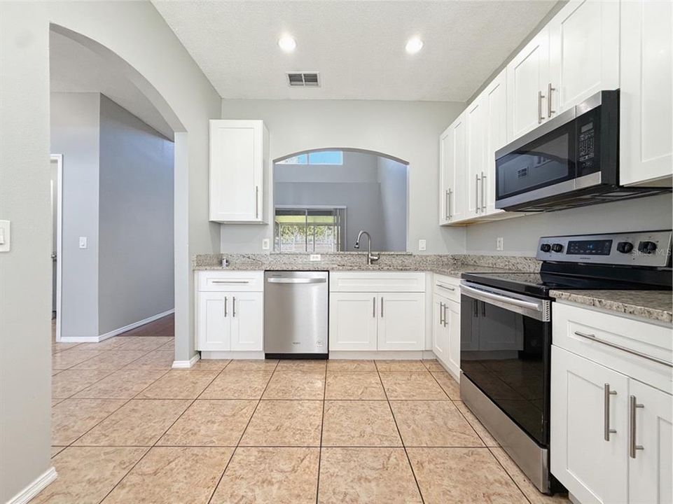 For Sale: $299,000 (3 beds, 2 baths, 1313 Square Feet)