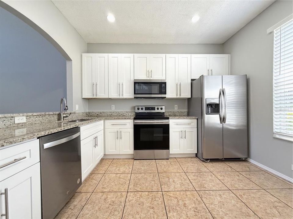For Sale: $299,000 (3 beds, 2 baths, 1313 Square Feet)