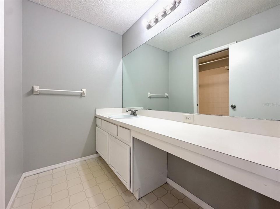 For Sale: $299,000 (3 beds, 2 baths, 1313 Square Feet)
