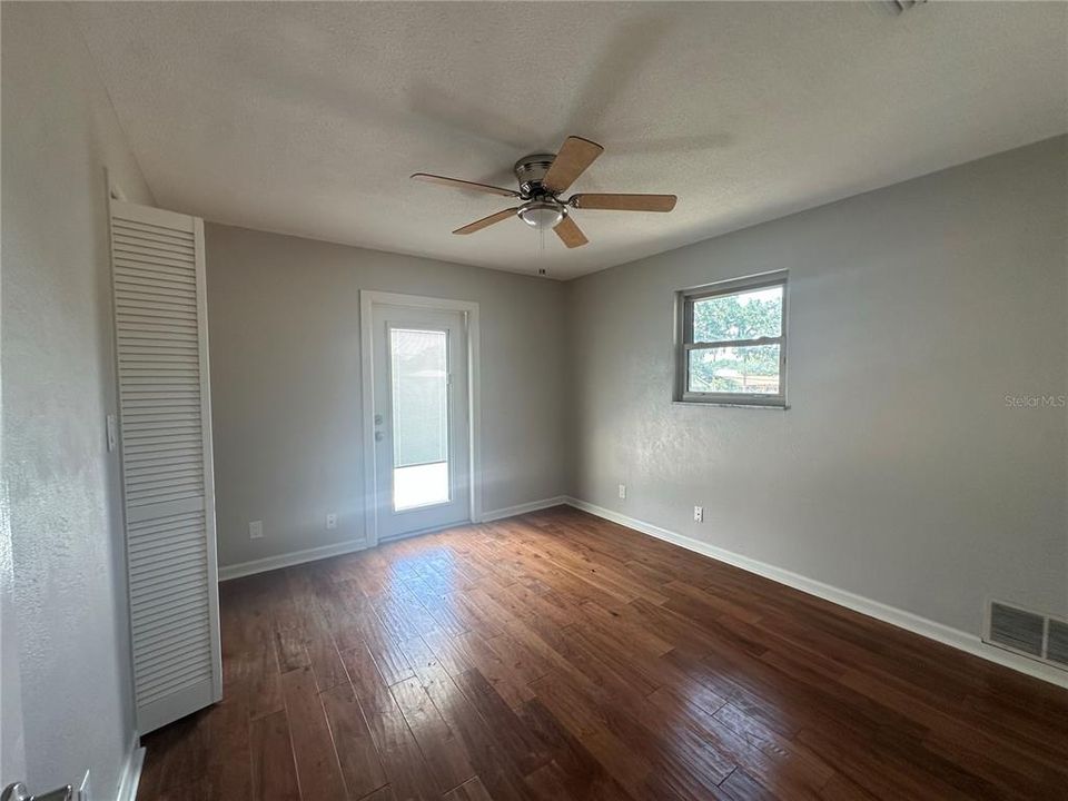 For Sale: $424,900 (3 beds, 2 baths, 1972 Square Feet)