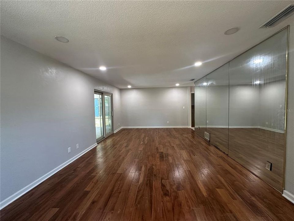 For Sale: $424,900 (3 beds, 2 baths, 1972 Square Feet)
