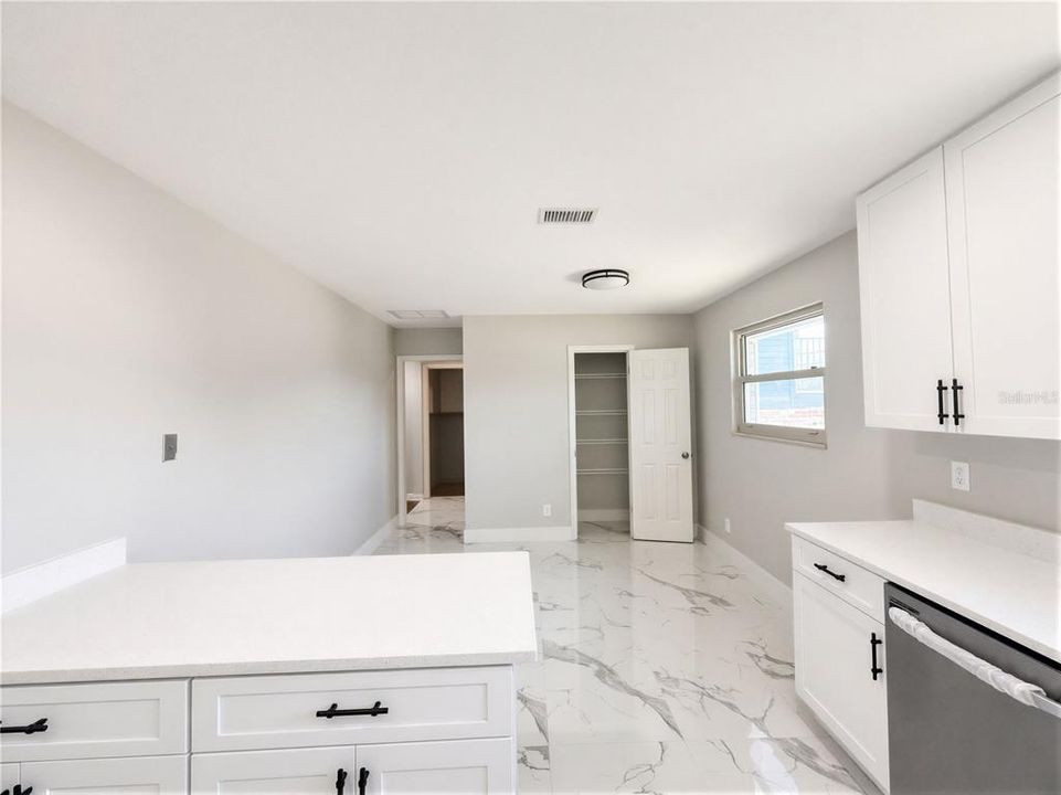 For Sale: $424,900 (3 beds, 2 baths, 1972 Square Feet)