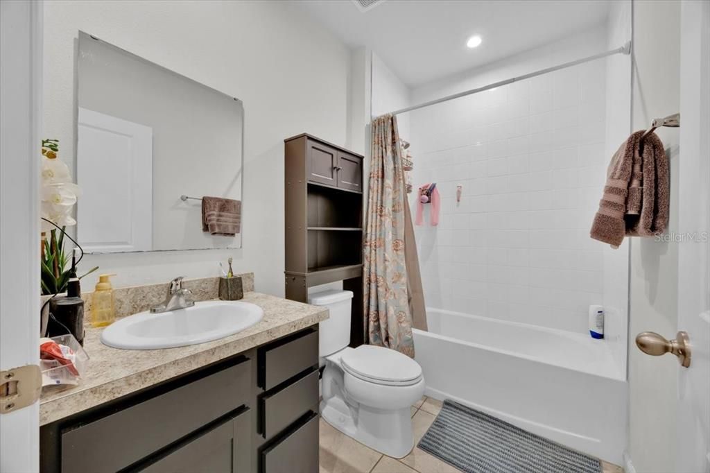 For Rent: $2,500 (4 beds, 2 baths, 1703 Square Feet)