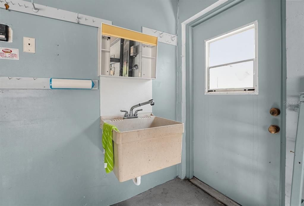 For Sale: $285,000 (2 beds, 2 baths, 1314 Square Feet)