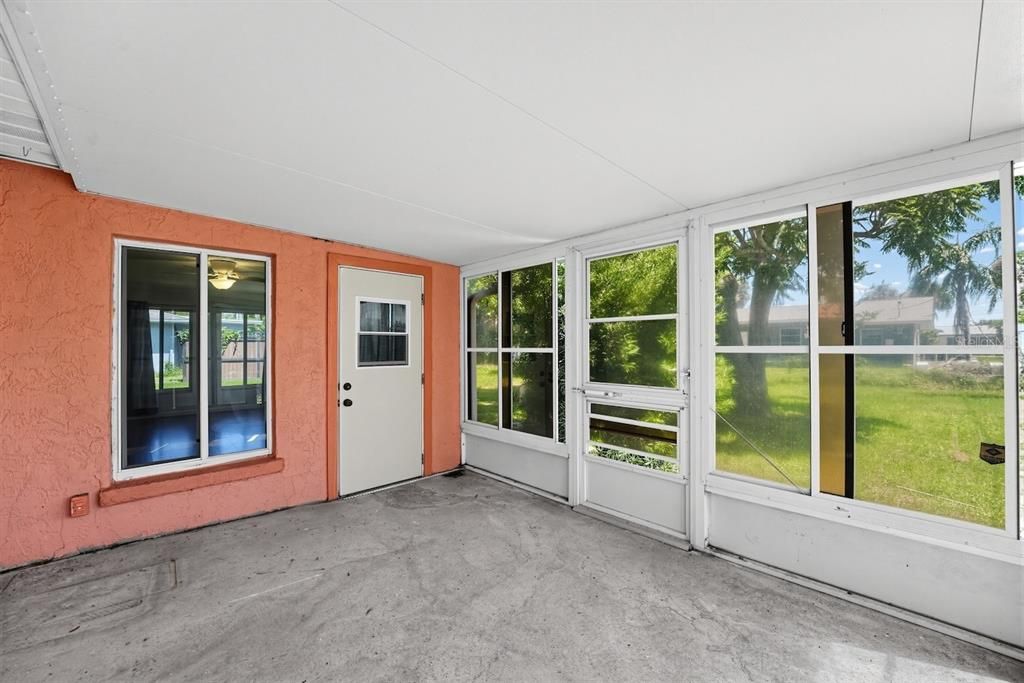 For Sale: $285,000 (2 beds, 2 baths, 1314 Square Feet)