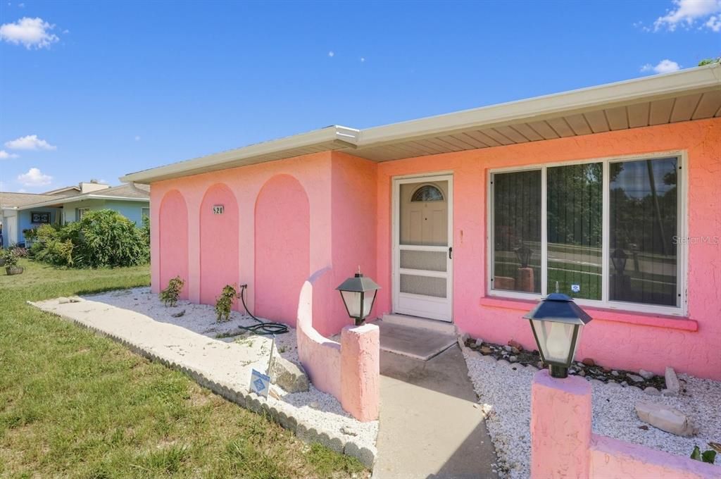 For Sale: $285,000 (2 beds, 2 baths, 1314 Square Feet)