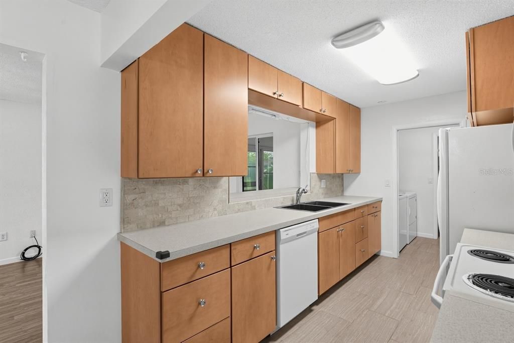 For Sale: $285,000 (2 beds, 2 baths, 1314 Square Feet)