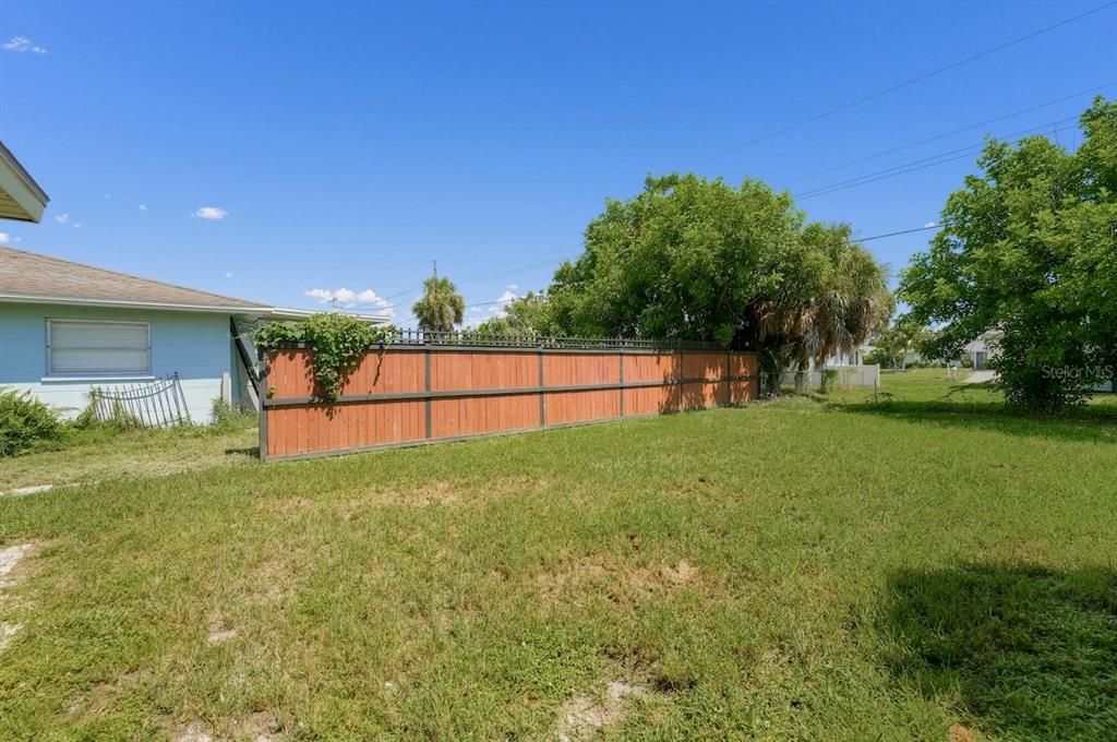 For Sale: $285,000 (2 beds, 2 baths, 1314 Square Feet)