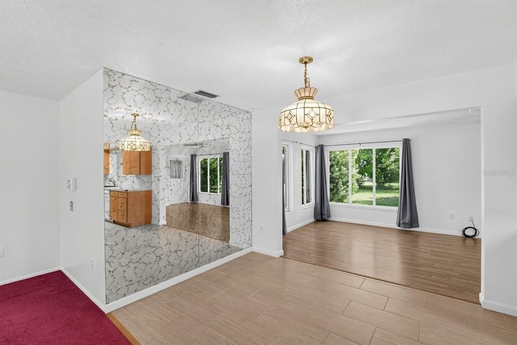 For Sale: $285,000 (2 beds, 2 baths, 1314 Square Feet)