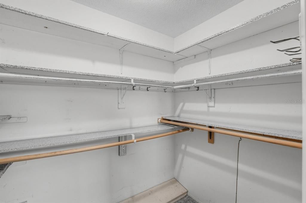 For Sale: $285,000 (2 beds, 2 baths, 1314 Square Feet)