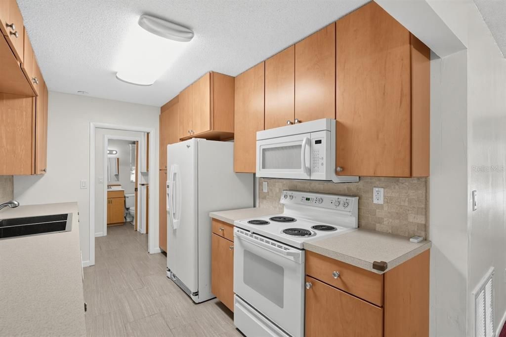 For Sale: $285,000 (2 beds, 2 baths, 1314 Square Feet)